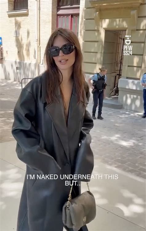 emily ratajkowski posing nude|Emily Ratajkowski Embraces Nudity! See Her Most Iconic。